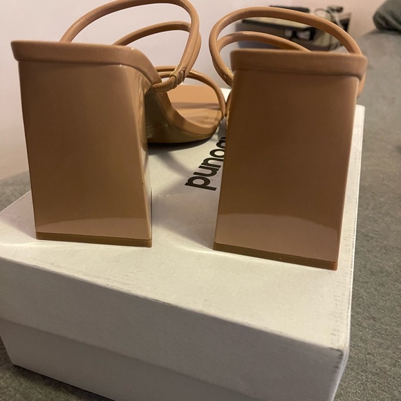 Abound Austyn Strappy Sandals, size 10, tan/nude - Picture 3 of 6